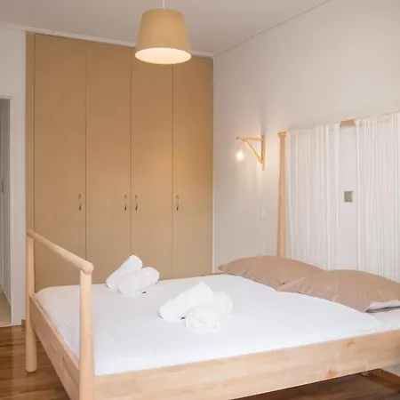 Cozy Apartment In Central Athens - Sleeps 5-2